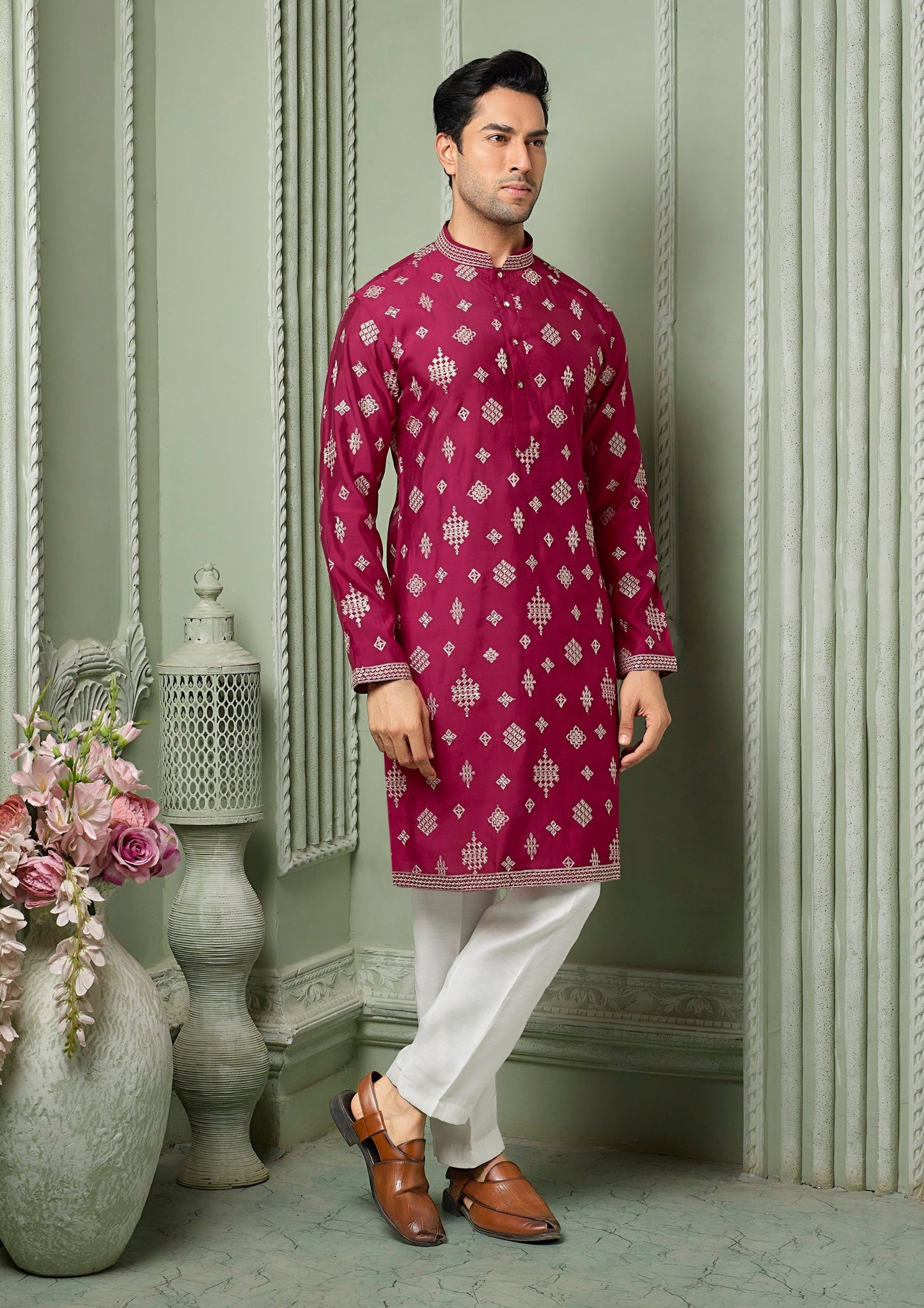 Rani pink silk kurta set with Scatterd threaded embroidery work